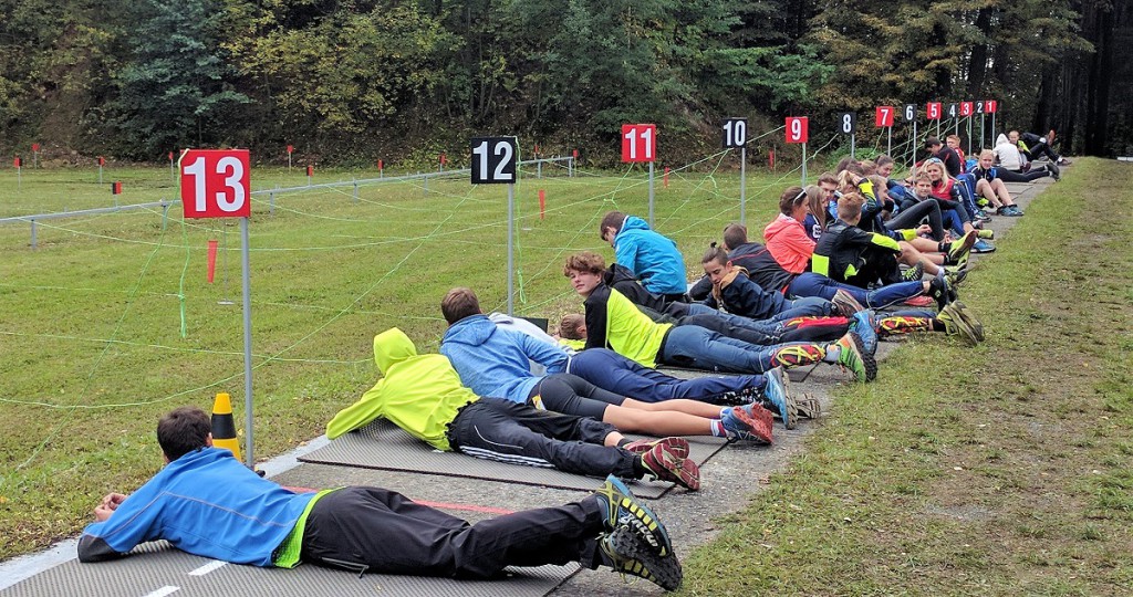 Mezizávodní relax. Sobota byla náročná dopoledne sprint, odpoledne supersprint a mezi tím chvilka pauzy na "podložkách"