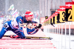 Čtvrtá a pátá rána na položce v leže dnes Ondřeje Moravce hodně mrzely. Foto: Český biatlon, Petr Slavík