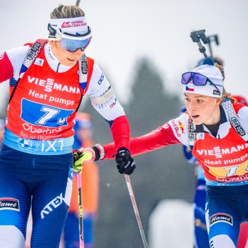 P1318536_charvatova_lucie_davidova_marketa_hromadny_start_zen_ms_oberhof_2023_ps