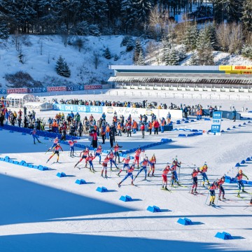 P1079463_start_biatloniste_hornig_vitezslav_smisena_stafeta_dvojic_sp_oberhof_2025_ps