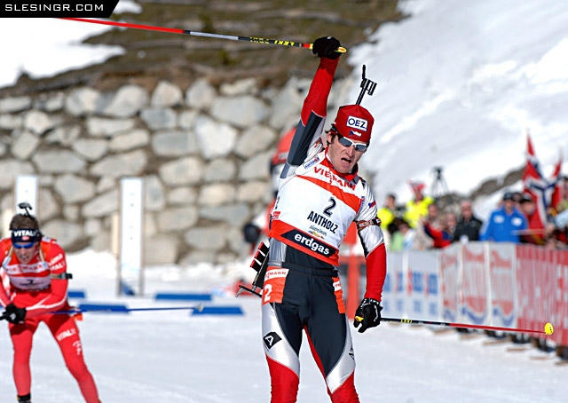 Michal Šlesingr při dojezdu stíhacího závodu na úspěšném MS v Antholzi 2007.