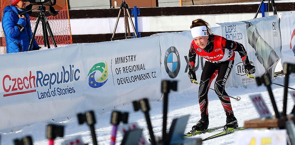 Finišuje Anna Kulhánková z klubu Krkonoše