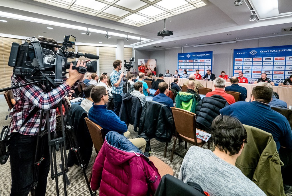 Na tiskové konferenci v Jalta Boutique Hotelu bylo plno
