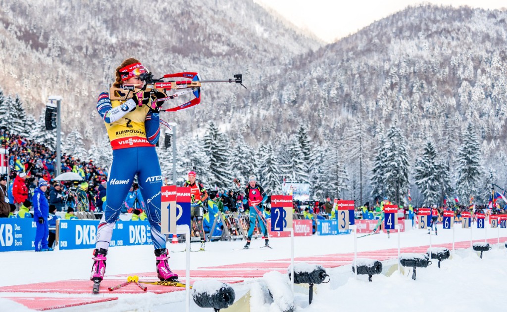 Gabriela Koukalová a její excelentní stojka. Všechny rány v centru terče! 