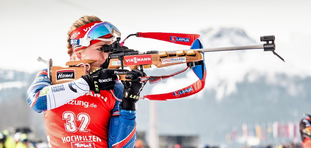 Lucie Charvátová se hledá v běhu i při střelbě. Ve sprintu i stíhačce ale dokázala bodovat 