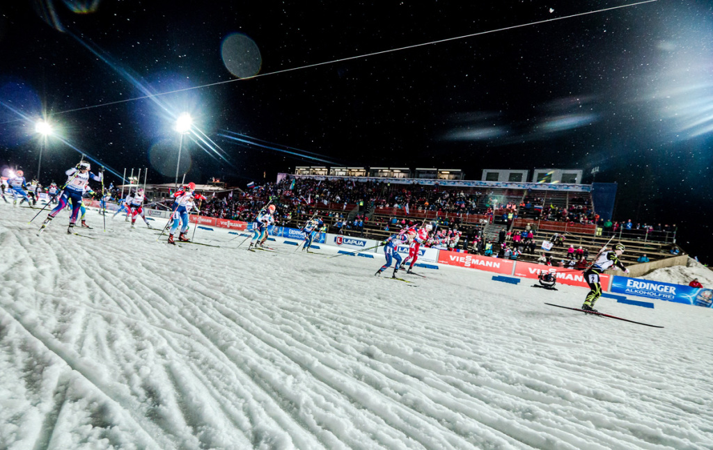 Veronika Vítková se hned po startu tlačila do čela závodního pole. Foto: Český biatlon, Petr Slavík