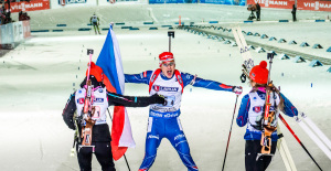 Společná radost v cíli MS smíšených štafet 2015. Foto: Český biatlon, Petr Slavík