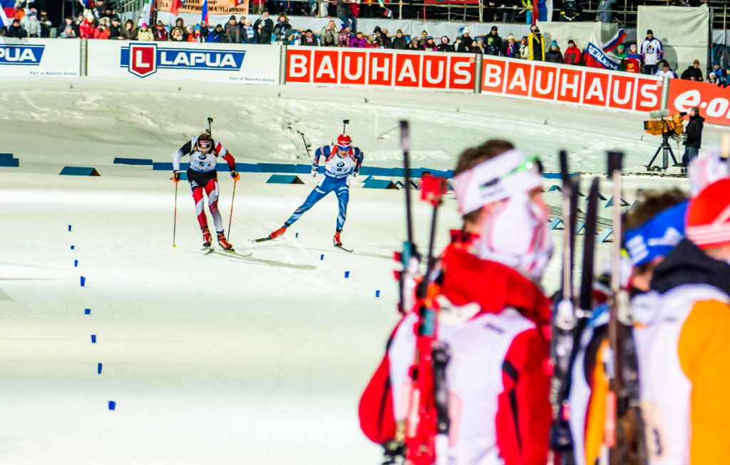 Ondřej Moravec dováží českou štafetu na konečném 6. místě. Foto: Český biatlon, Petr Slavík