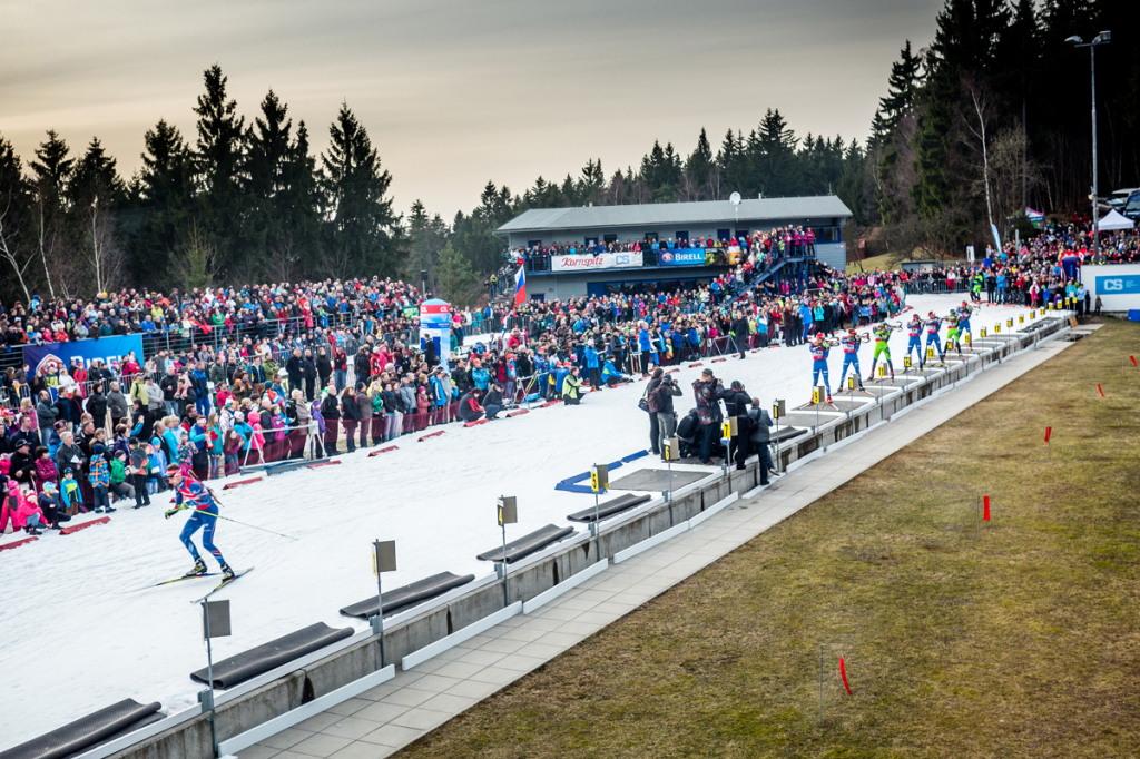 Diváky "našlapaný" stadion Břízky při Mistrovství ČR v Supersprintu. Foto: Český biatlon, Petr Slavík