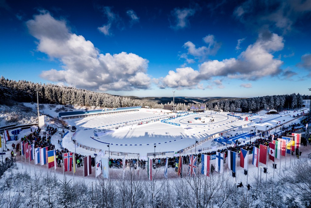 Tuto fotografii si uložte do archivu. Oberhof a modrá obloha!  