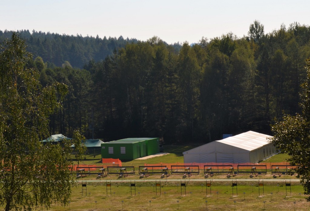 Jednou z dominant areálu při MČR žactva v České Kanadě bude velký stan. Útočiště pro děti před deštěm a chladem.