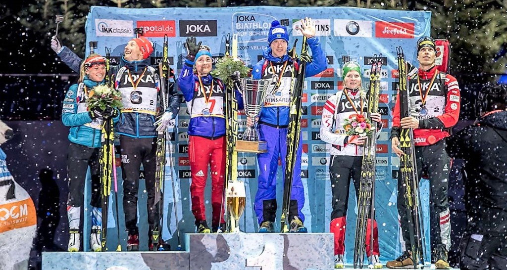 Eva Puskarčíková a Ondřej Moravec na stupních vítězů