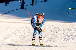 Závod s hromadným startem a další parádní výkon Evy Puskarčíkové. Foto: Český biatlon, Petr Slavík 