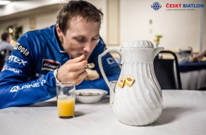 Nemocný Ondřej Moravec během 7. kola SP v americkém Presque Isle. Foto: Český biatlon, Petr Slavík