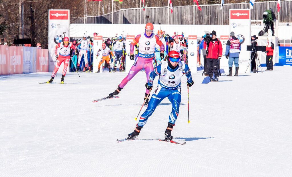 Michal Šlesingr vyráží na trať stíhacího závodu. Foto: Český biatlon, Petr Slavík