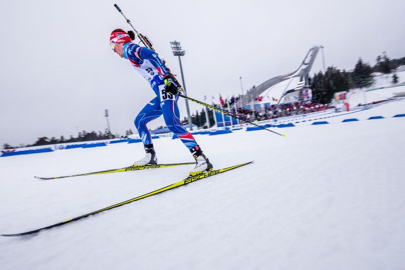 Veronika Vítková v jednom z průjezdů stadionem. Foto: Český biatlon, Petr Slavík